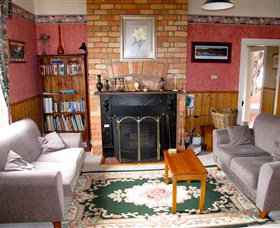 Kenya Cottage - Accommodation Newcastle 1