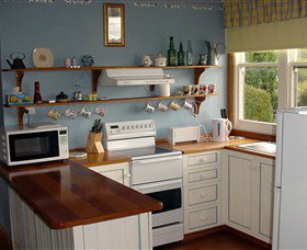 Kenya Cottage - Accommodation Newcastle 5