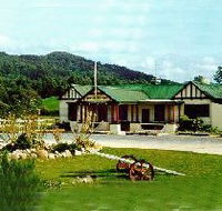 Pub in the Paddock - Accommodation Newcastle