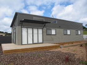 Bicheno Holiday Rentals - Hazards View Drive Coles Bay - Accommodation Newcastle 0