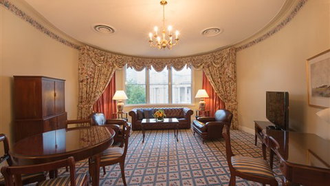 The Hotel Windsor - Accommodation Newcastle 3