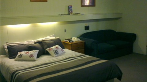 Millers Cottage Motel - Accommodation Newcastle 0