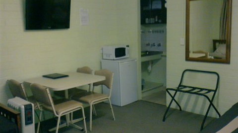 Millers Cottage Motel - Accommodation Newcastle 3
