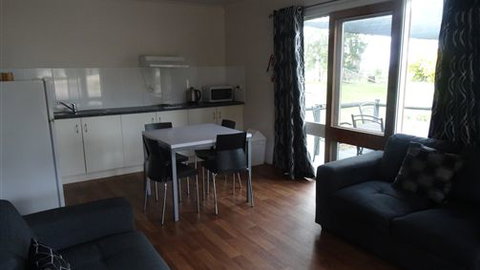 Glenrowan Tourist Park - Accommodation Newcastle 3