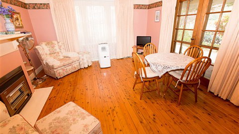 Carawatha Gardens - Accommodation Newcastle 5