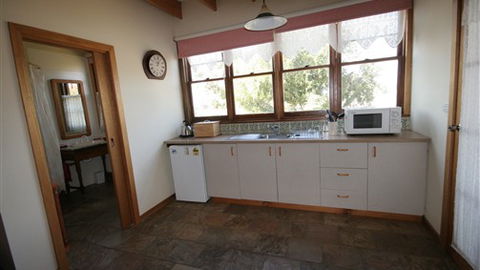 Elmstead Cottages - Accommodation Newcastle 2