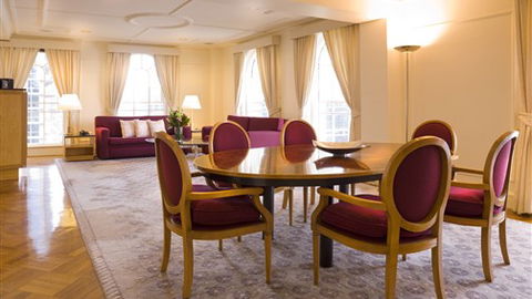 Vibe Savoy Hotel Melbourne - Accommodation Newcastle 6