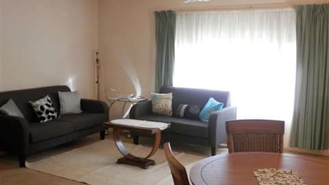Eldorado Cottage On Main - Accommodation Newcastle 5