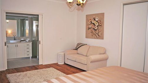 Old Post Office Bed & Breakfast - Accommodation Newcastle 5