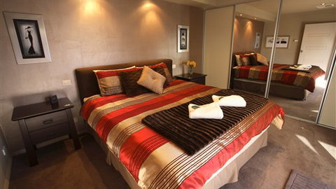 Alpine Country Cottages - Accommodation Newcastle 0