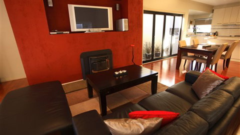Alpine Country Cottages - Accommodation Newcastle 1
