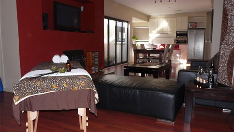 Alpine Country Cottages - Accommodation Newcastle 5