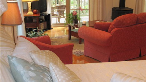 Myers Creek Cascades Luxury Cottages - Accommodation Newcastle 0