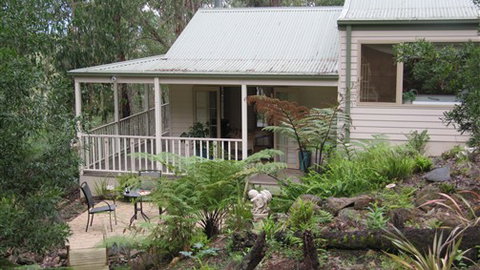Myers Creek Cascades Luxury Cottages - Accommodation Newcastle 1
