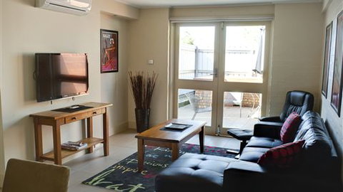 Brougham Arms Hotel - Accommodation Newcastle 5