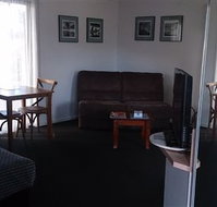 Budget On The Lake - Accommodation Newcastle