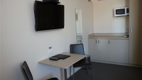 Loddon River Motel - Accommodation Newcastle 2