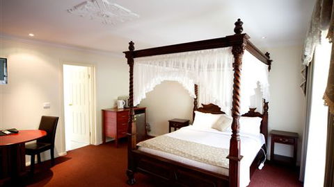 Sanctuary House Resort Motel - Accommodation Newcastle 1