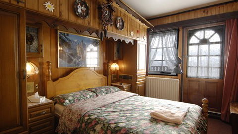Karelia Alpine Lodge - Accommodation Newcastle 3