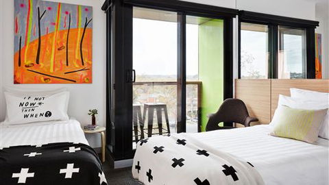 The Schaller Studio - Accommodation Newcastle 2