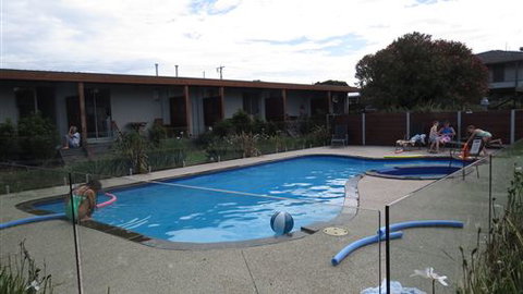 Riverside Ocean Grove - Accommodation Newcastle 4