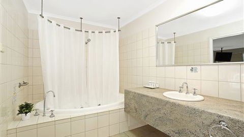 Quality Inn & Suites The Menzies - Accommodation Newcastle 0