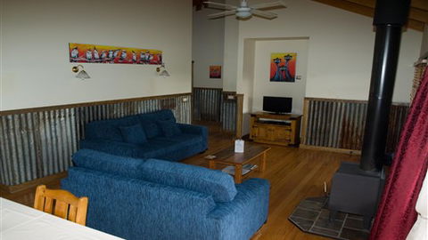 Sanctuary Park Cottages - Accommodation Newcastle 5