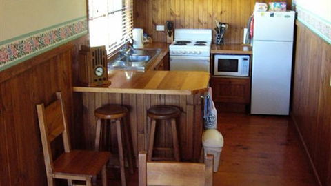 Sanctuary Park Cottages - Accommodation Newcastle 4