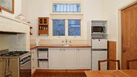 Benambra B&B - Accommodation Newcastle 4