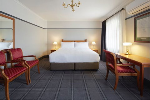 Brassey Hotel - Accommodation Newcastle 6
