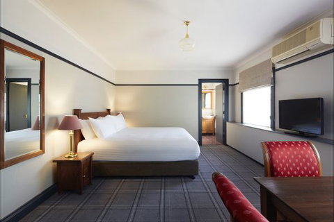 Brassey Hotel - Accommodation Newcastle 8