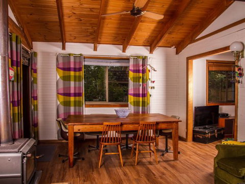Daisy's Cottage - Accommodation Newcastle 2