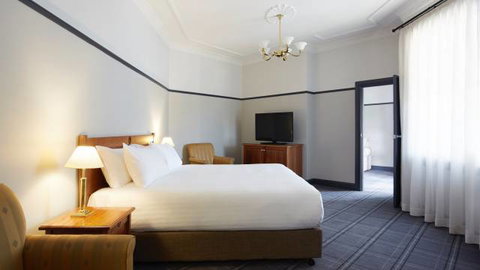Brassey Hotel - Accommodation Newcastle 0