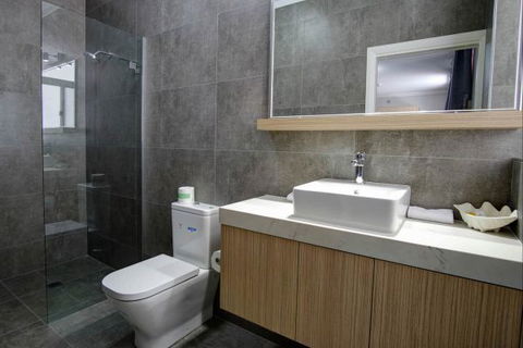 Lakes And Ocean Hotel - Accommodation Newcastle 9