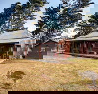 The Pines Cottage - Accommodation Newcastle
