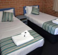 The Oaks Hotel Motel 