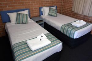 The Oaks Hotel Motel  - Accommodation Newcastle 0