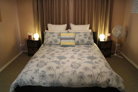 Scenic Cottage - Accommodation Newcastle 4