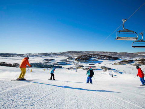 The Coachman Ski Lodge - Accommodation Newcastle 1