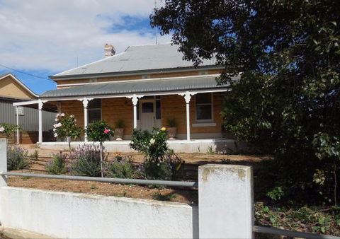 Book Keepers Cottage Waikerie - Accommodation Newcastle 0