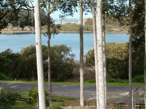 Lavender Point Holiday Units - Accommodation Newcastle 2