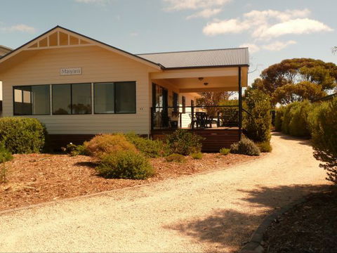 Manyana - Accommodation Newcastle 0