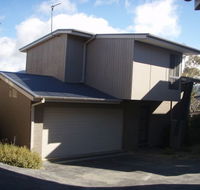Balaton 4 - Accommodation Newcastle
