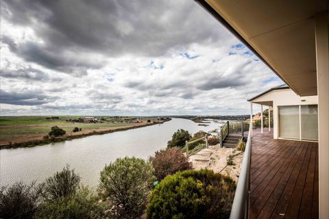 River Shack Rentals - Living The Dream - Accommodation Newcastle 26
