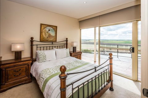 River Shack Rentals - Living The Dream - Accommodation Newcastle 31