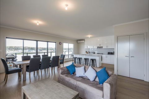 River Shack Rentals - Living The Dream - Accommodation Newcastle 89