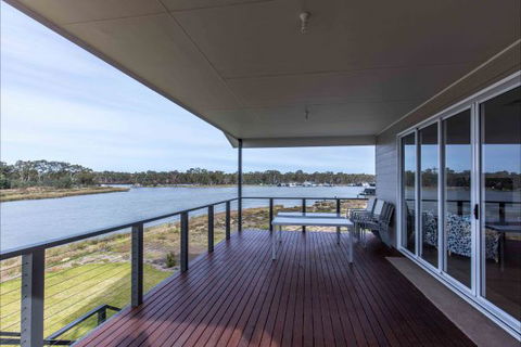 River Shack Rentals - Living The Dream - Accommodation Newcastle 111