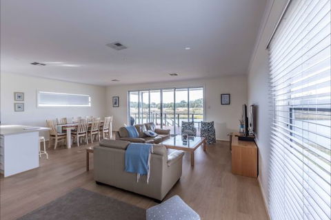 River Shack Rentals - Living The Dream - Accommodation Newcastle 113