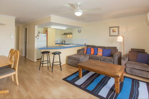 Spalding Lodge Unit 16 - Accommodation Newcastle 200