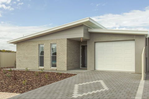Spalding Lodge Unit 16 - Accommodation Newcastle 15